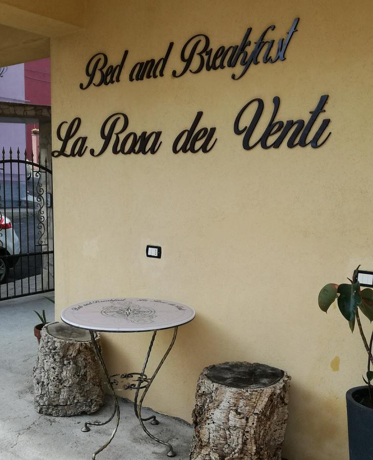 B&B La Rosa Dei Venti Acri ภายนอก รูปภาพ